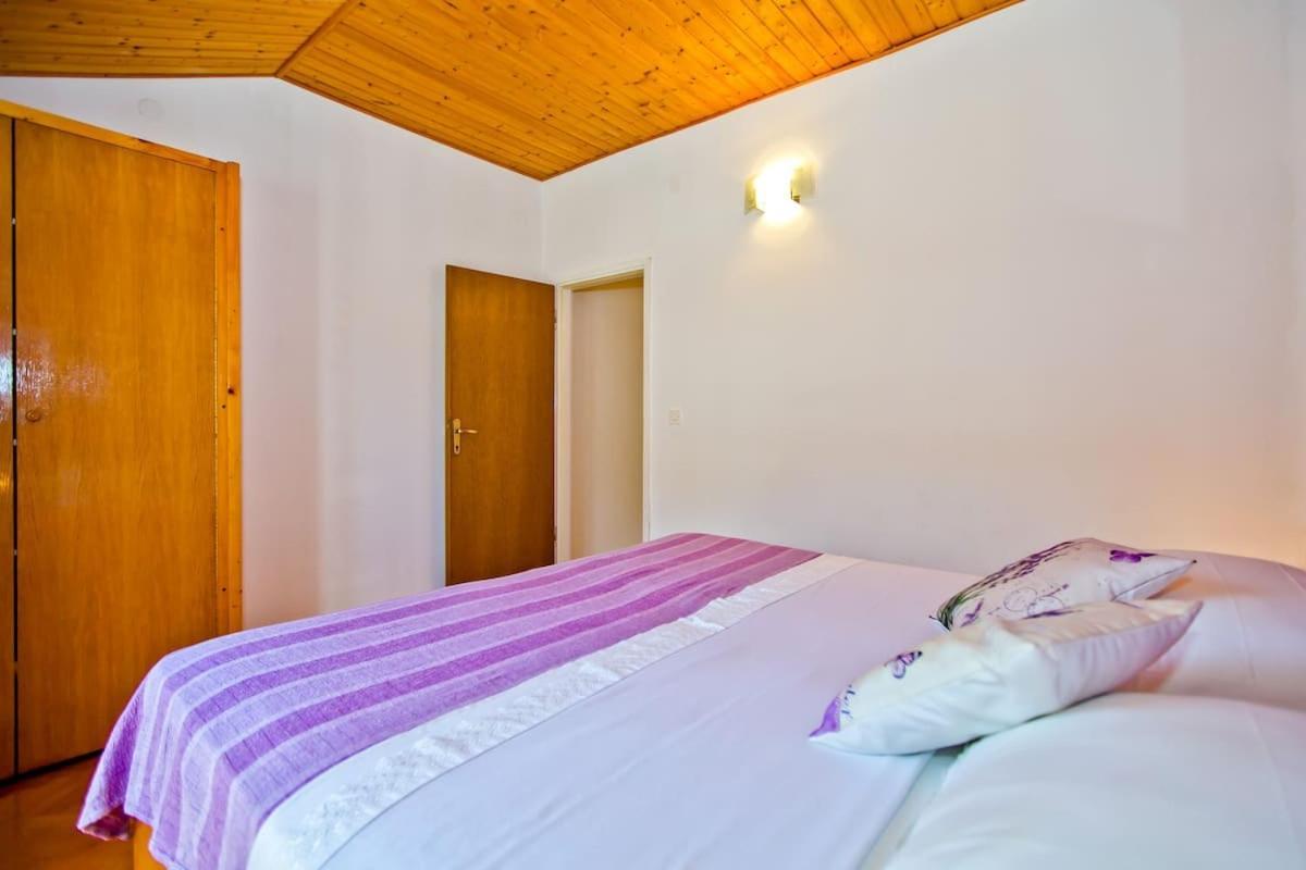 Villa Mateljan Zastražišće Esterno foto