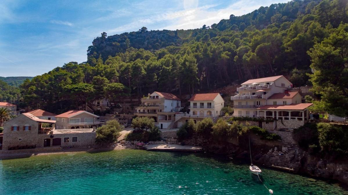 Villa Mateljan Zastražišće Esterno foto