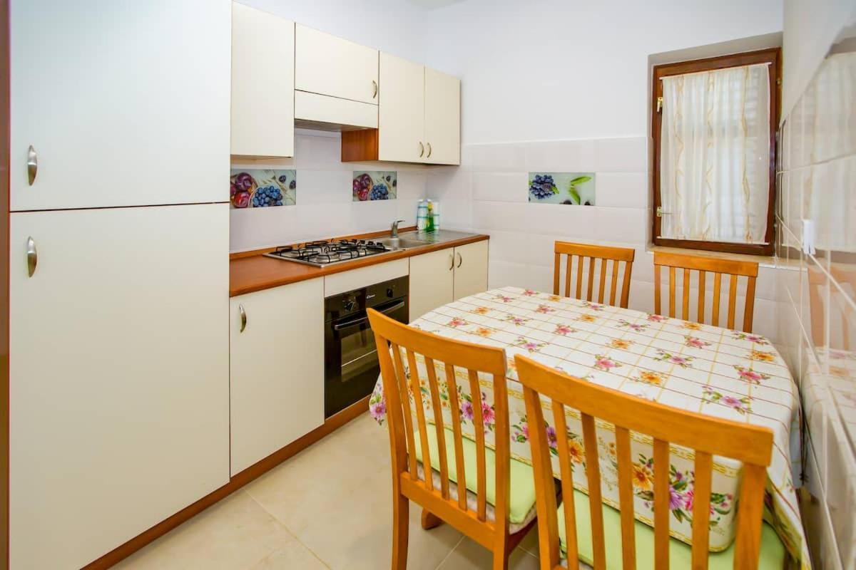 Villa Mateljan Zastražišće Esterno foto