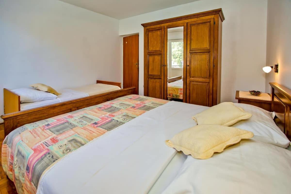 Villa Mateljan Zastražišće Esterno foto