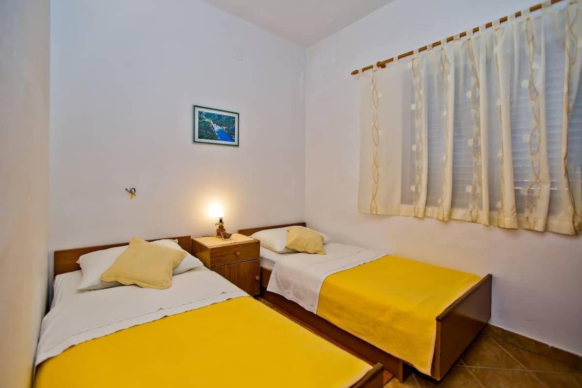 Villa Mateljan Zastražišće Esterno foto