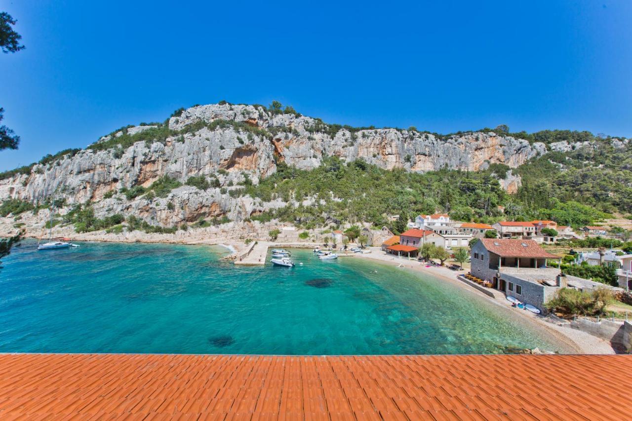 Villa Mateljan Zastražišće Esterno foto