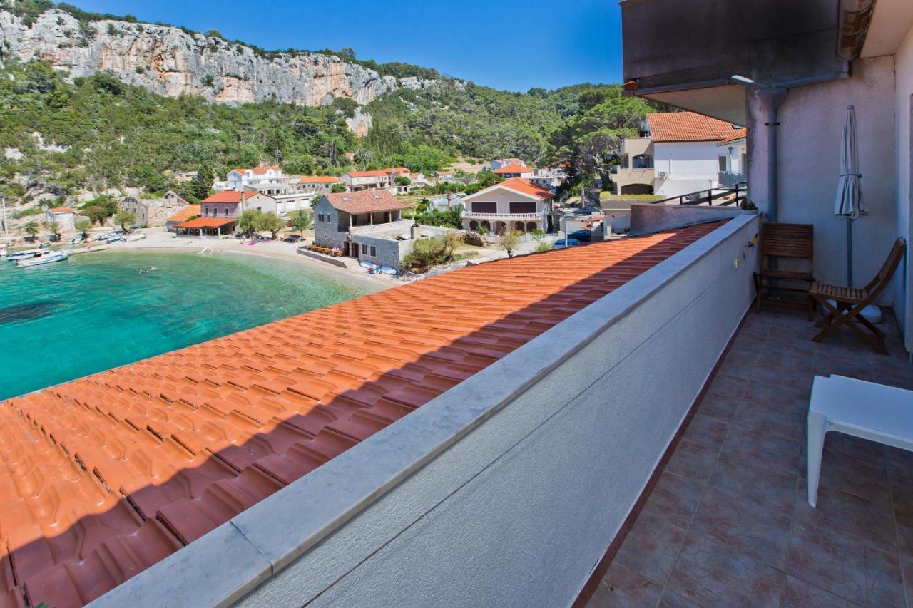 Villa Mateljan Zastražišće Esterno foto