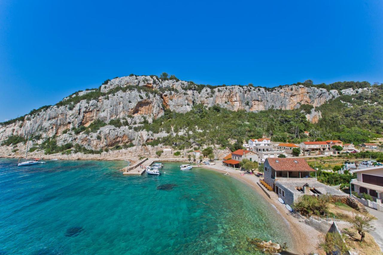 Villa Mateljan Zastražišće Esterno foto